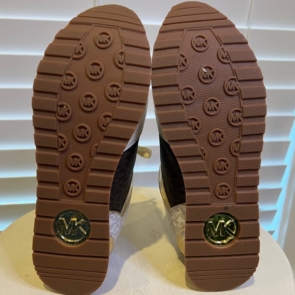 Michael Kors Maddy Two Tone Logo Trainer Natural 7.5 M - Picture 7 of 7